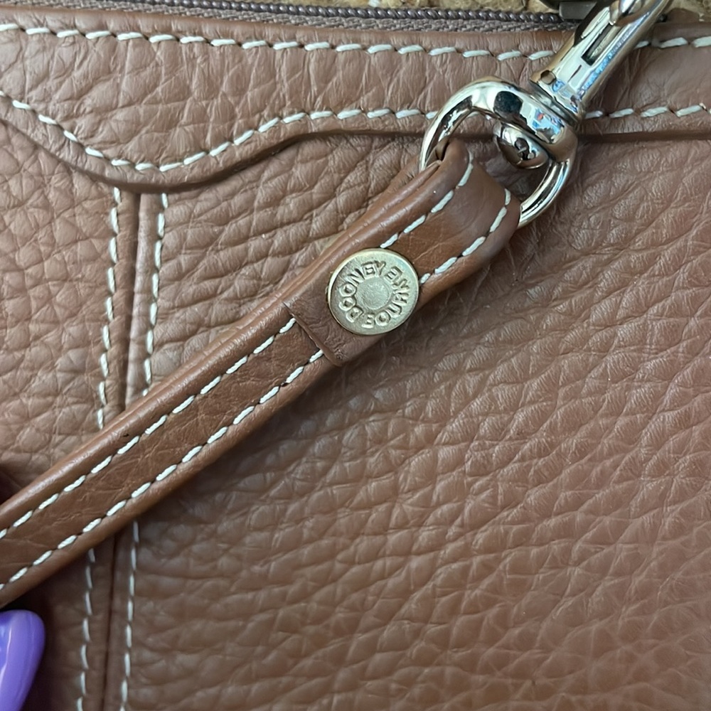 Dooney and Bourke Brown Leather Wristlet 🤎 - Picture 2 of 3